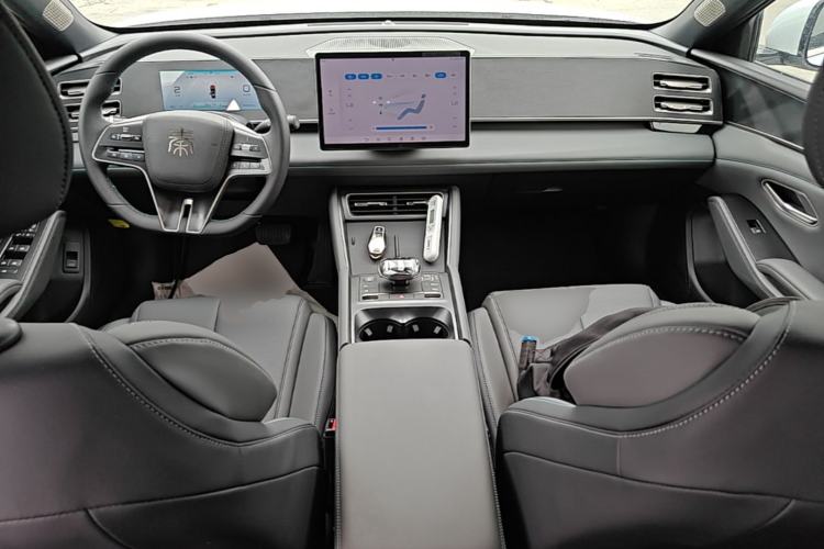 Used BYD Qin L 2024 DM-i 80KM Beyond Model Center Console