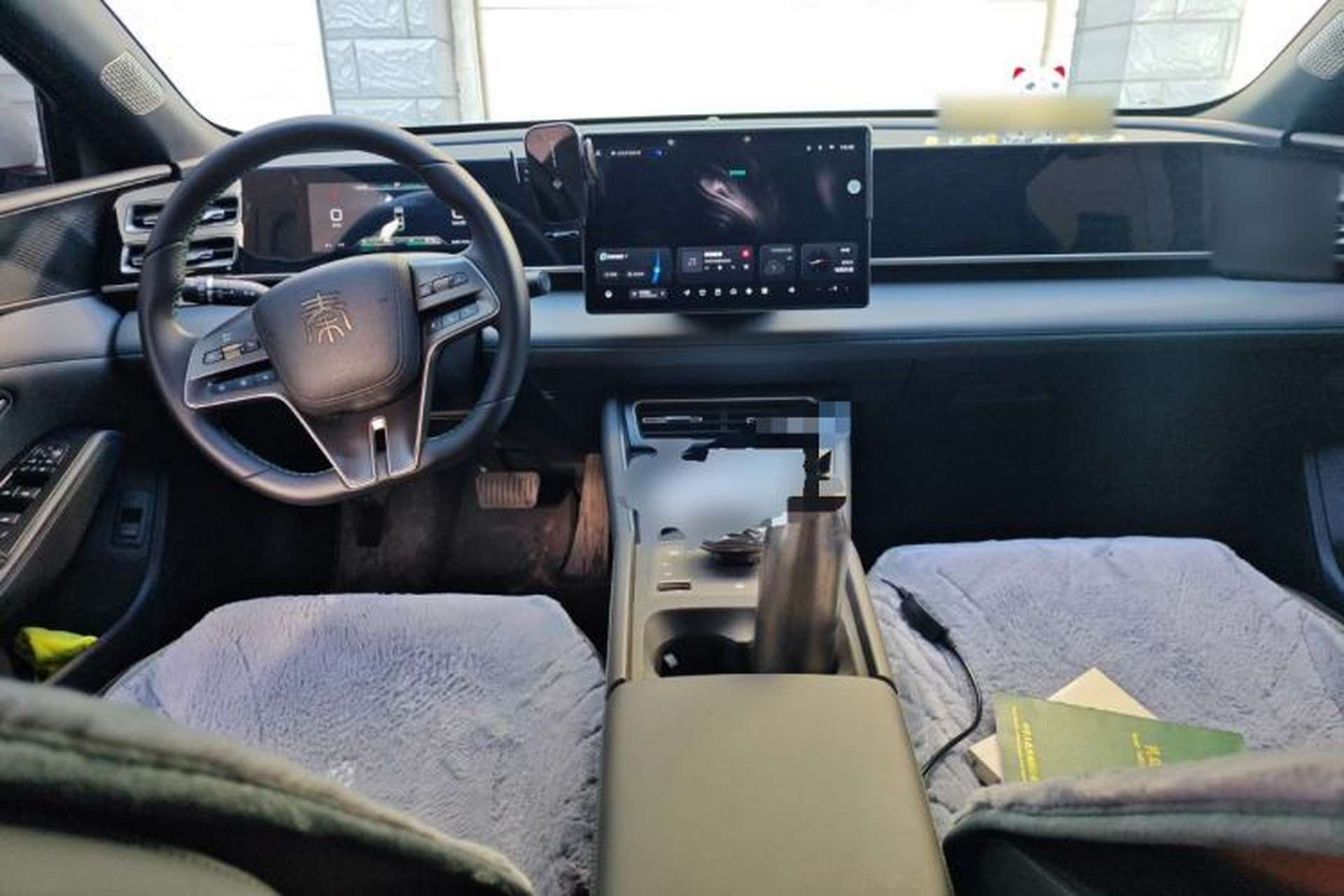 Used BYD Qin L 2024 DM-i 120KM Leading Model Center Console
