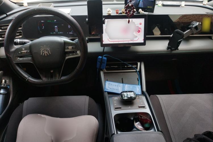 Used BYD Qin L 2024 DM-i 80KM Leading Model Center Console