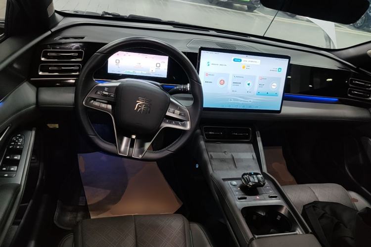 Used BYD Qin L 2024 DM-i 120KM Excellence Model Center Console