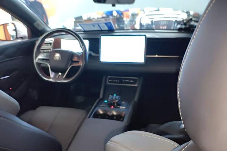 Used BYD Qin L 2024 DM-i 120KM Beyond Model Center Console