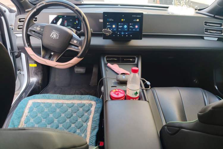 Used BYD Qin L 2024 DM-i 80KM Leading Model Center Console
