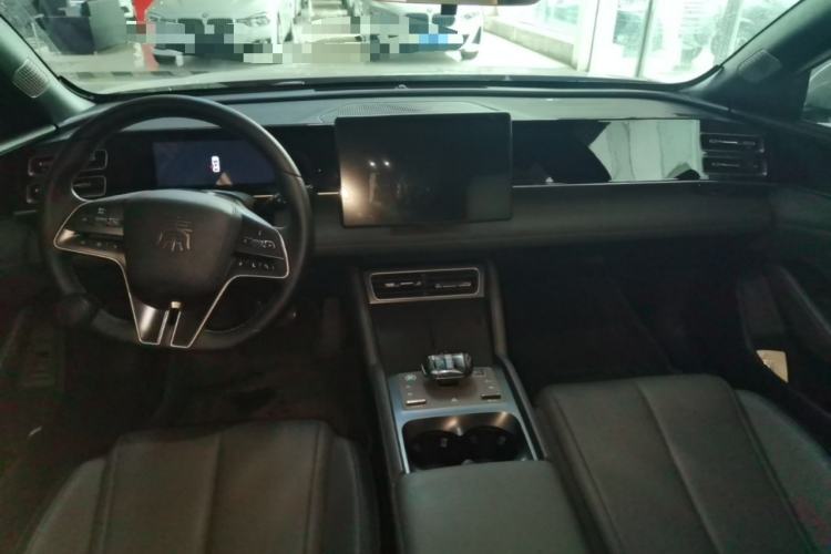 Used BYD Qin L 2024 DM-i 80KM Beyond Model Center Console
