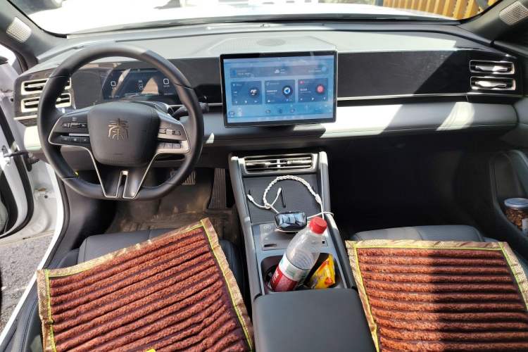 Used BYD Qin L 2024 DM-i 80KM Beyond Model Center Console