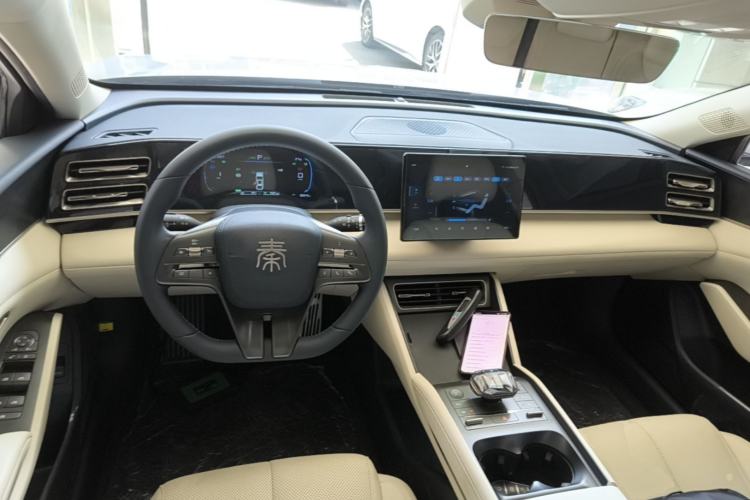 Used BYD Qin L 2024 DM-i 80KM Leading Model Center Console