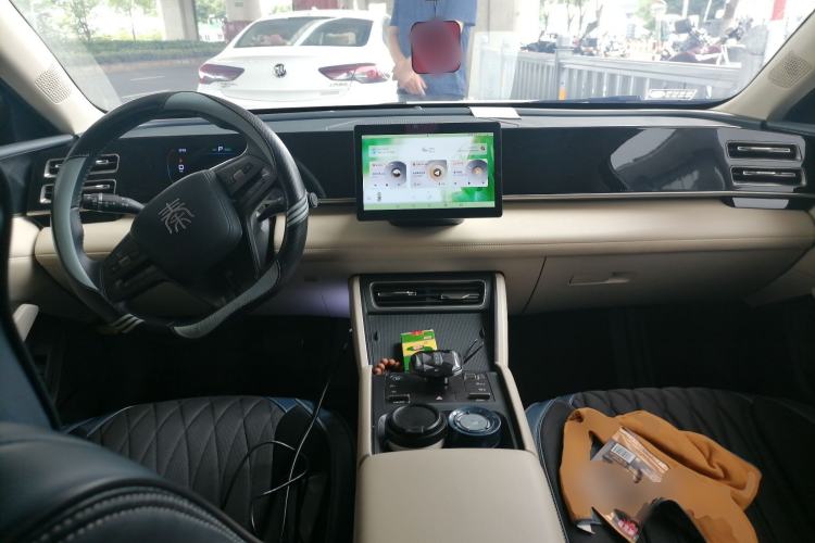 Used BYD Qin L 2024 DM-i 80KM Leading Model Center Console
