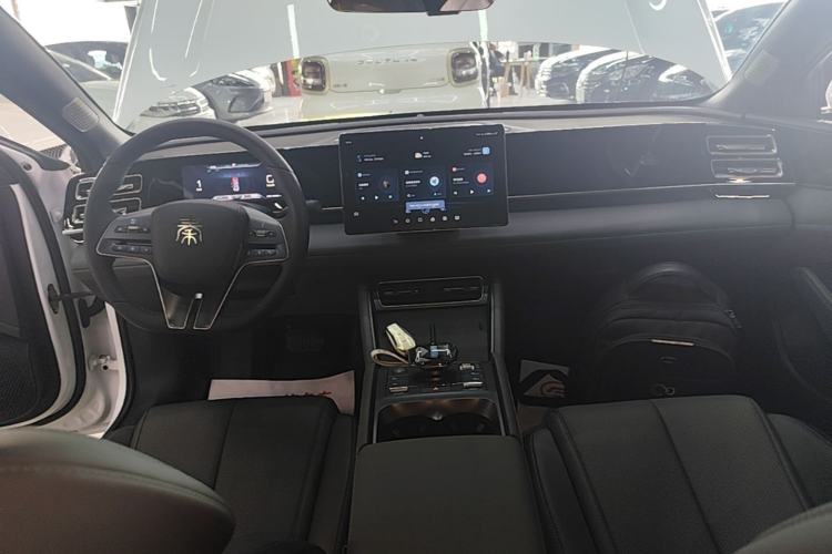 Used BYD Qin L 2024 DM-i 80KM Beyond Model Center Console