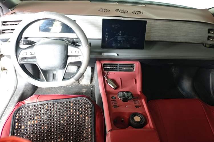Used BYD Qin L 2024 DM-i 80KM Leading Model Center Console