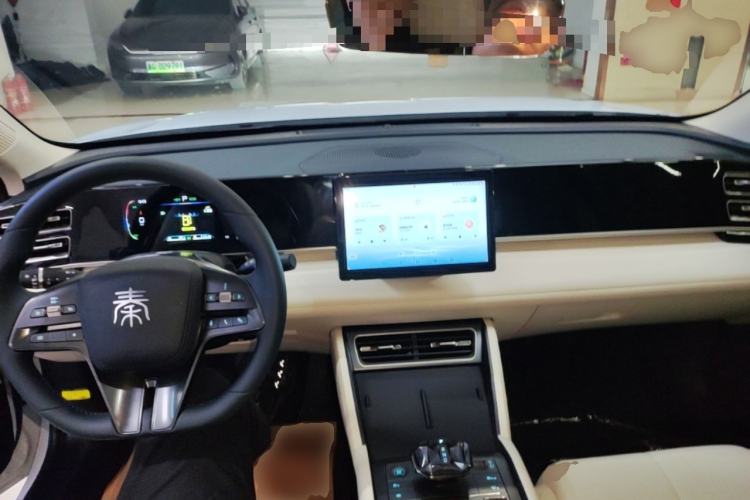 Used BYD Qin L 2024 DM-i 80KM Leading Model Center Console