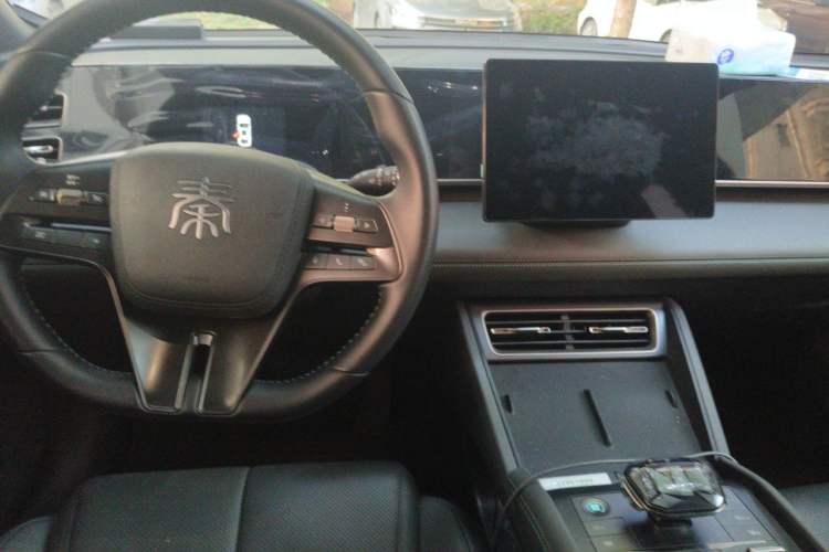 Used BYD Qin L 2024 DM-i 80KM Leading Model Center Console