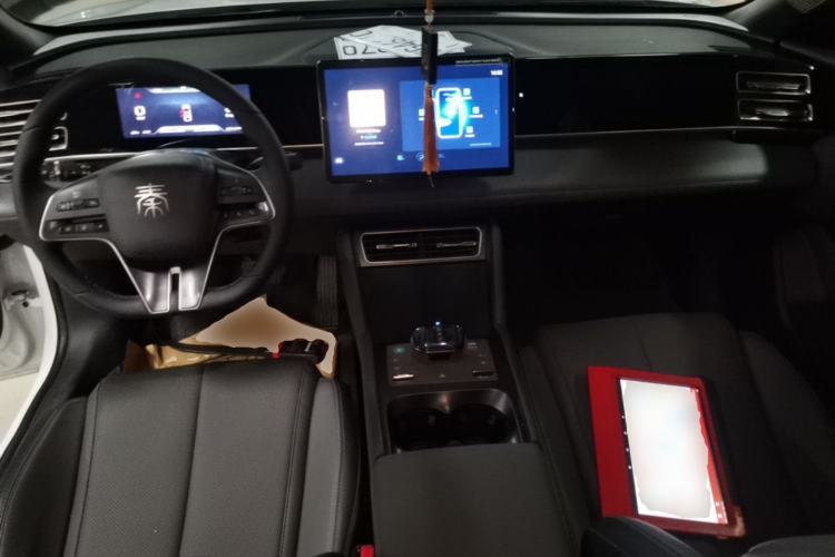 Used BYD Qin L 2024 DM-i 120KM Leading Model Center Console