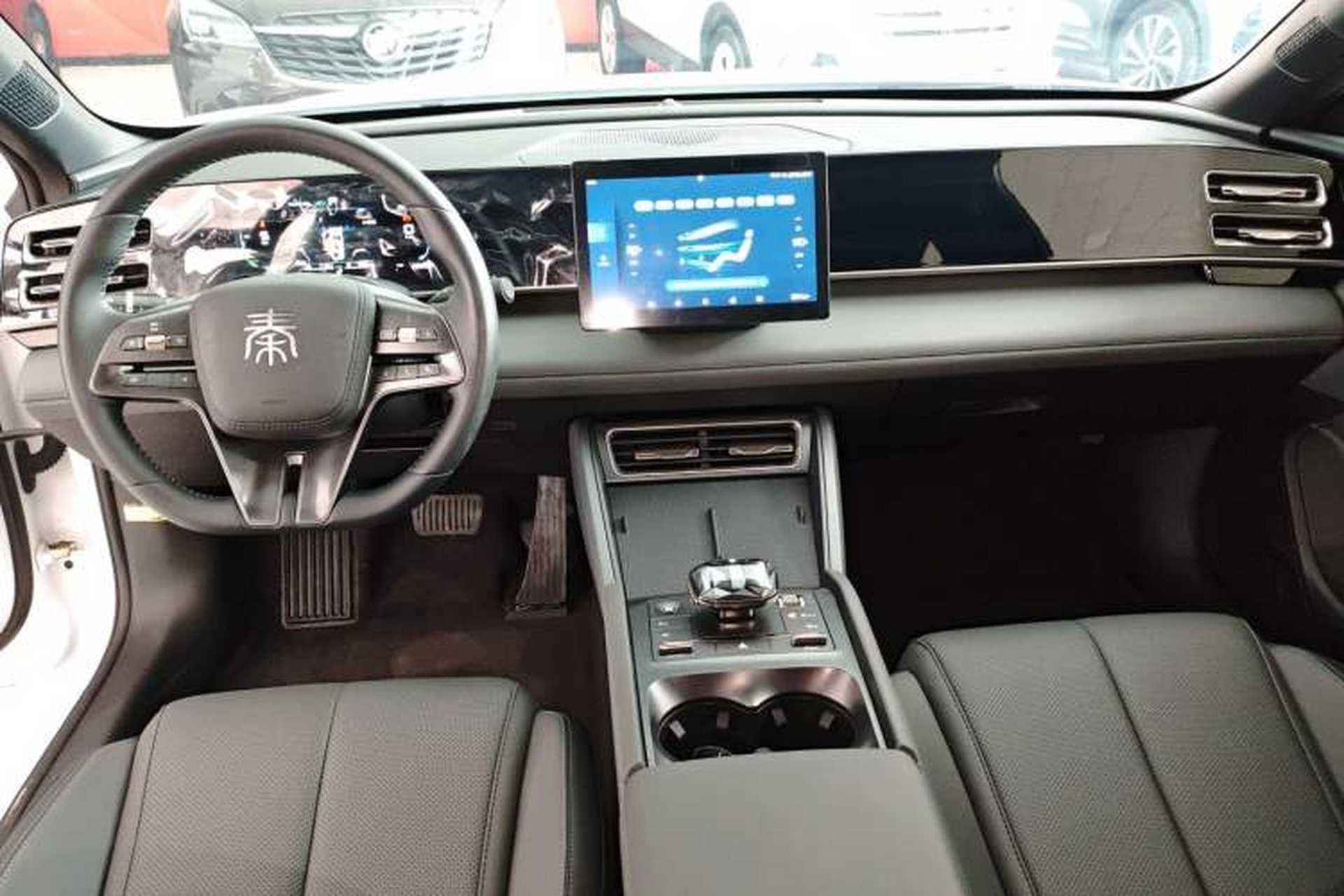 Used BYD Qin L 2024 DM-i 80KM Leading Model Center Console