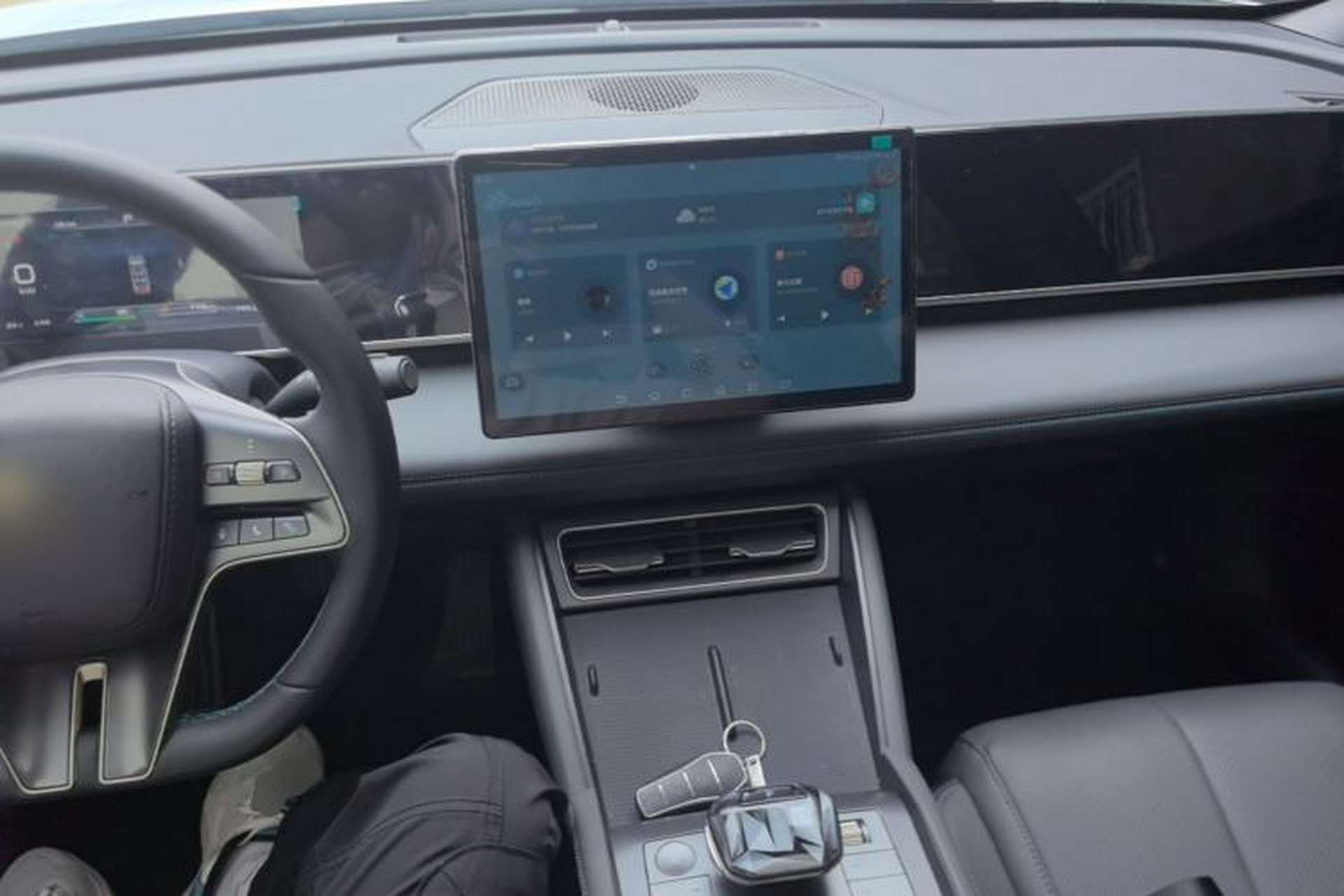 Used BYD Qin L 2024 DM-i 120KM Leading Model Center Console