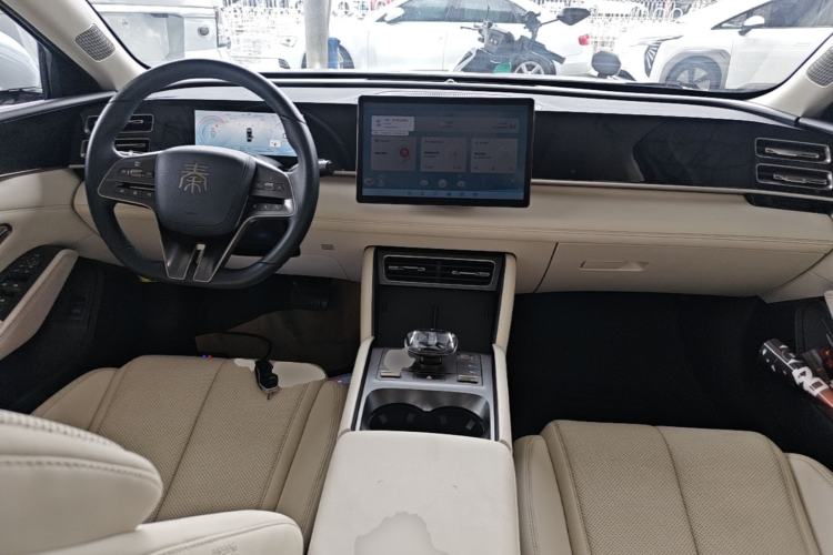 Used BYD Qin L 2024 DM-i 120KM Beyond Model Center Console