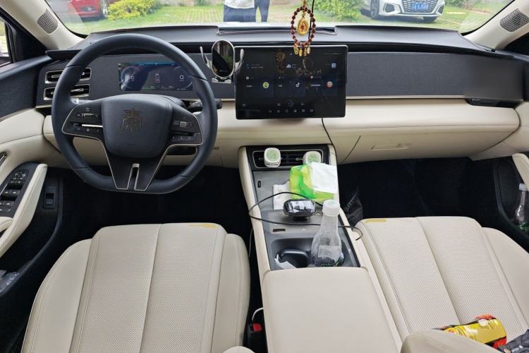 Used BYD Qin L 2024 DM-i 120KM Leading Model Center Console