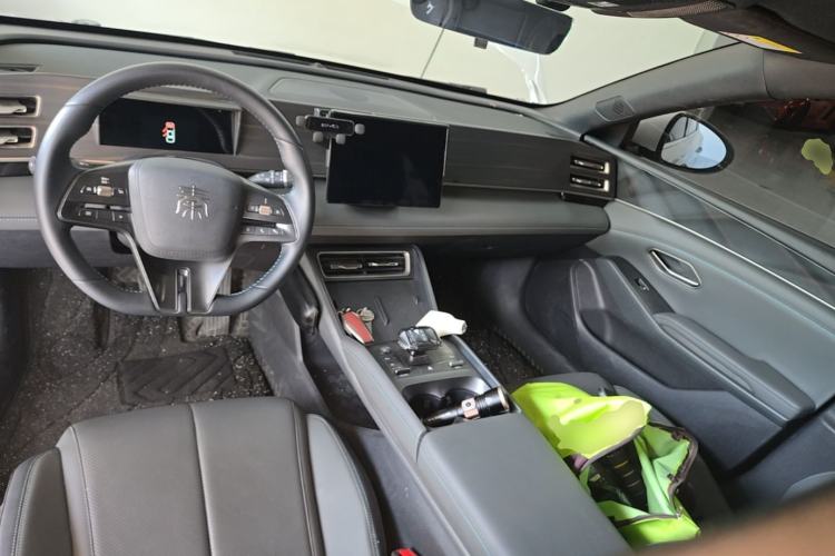 Used BYD Qin L 2024 DM-i 80KM Leading Model Center Console