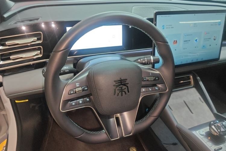 Used BYD Qin L 2024 DM-i 120KM Excellence Model Center Console