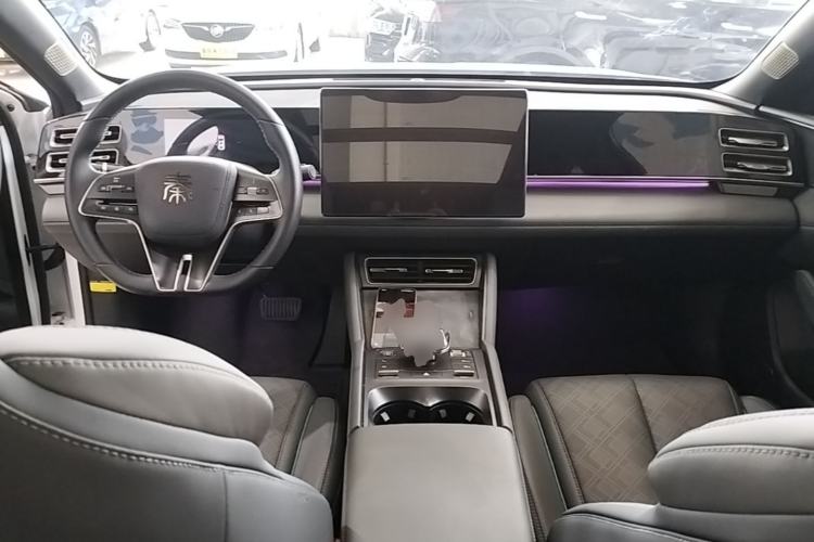 Used BYD Qin L 2024 DM-i 120KM Excellence Model Center Console