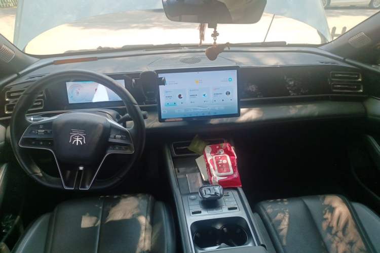 Used BYD Qin L 2024 DM-i 120KM Leading Model Center Console