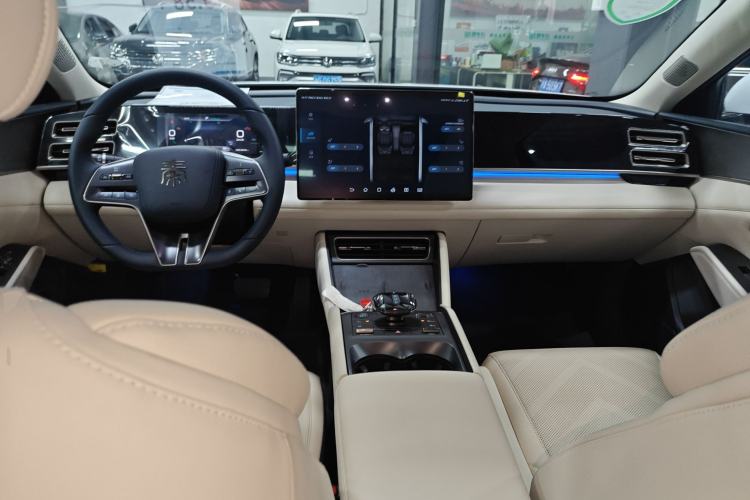 Used BYD Qin L 2024 DM-i 120KM Excellence Model Center Console