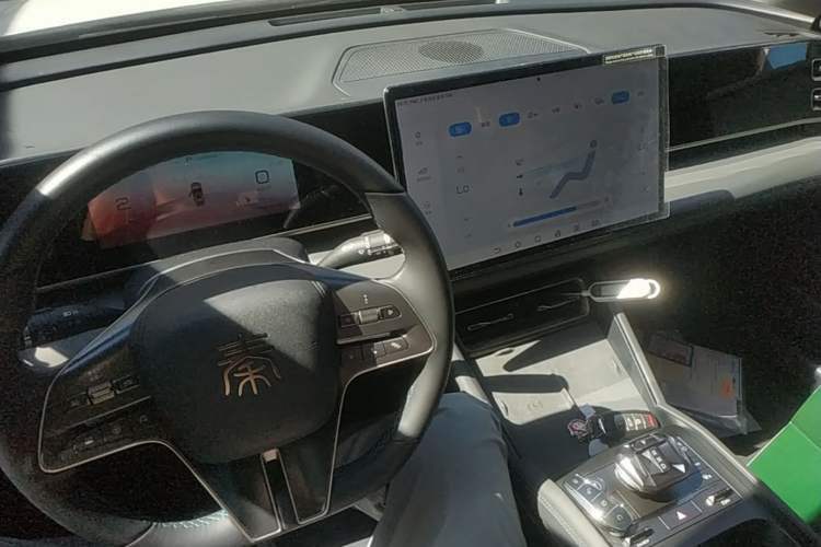 Used BYD Qin L 2024 DM-i 120KM Excellence Model Center Console