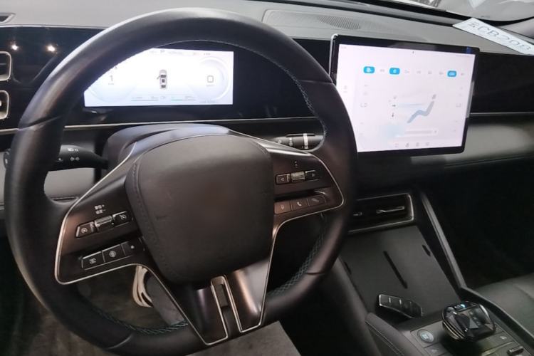 Used BYD Qin L 2024 DM-i 120KM Leading Model Center Console