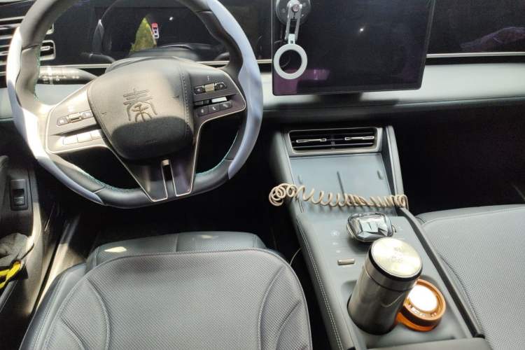 Used BYD Qin L 2024 DM-i 120KM Leading Model Center Console