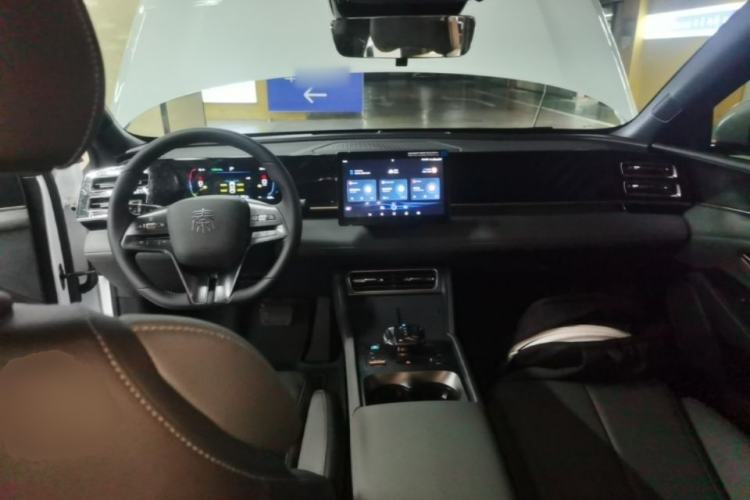 Used BYD Qin L 2024 DM-i 80KM Leading Model Center Console
