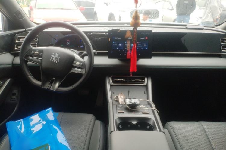 Used BYD Qin L 2024 DM-i 80KM Leading Model Center Console