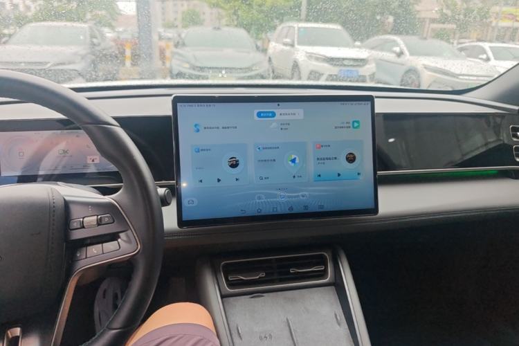 Used BYD Qin L 2024 DM-i 120KM Excellence Model Center Console