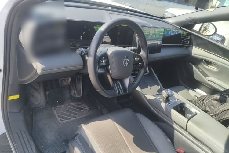 Used BYD Qin L 2024 DM-i 80KM Leading Model Center Console
