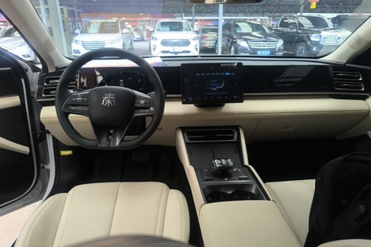 Used BYD Qin L 2024 DM-i 80KM Leading Model Center Console