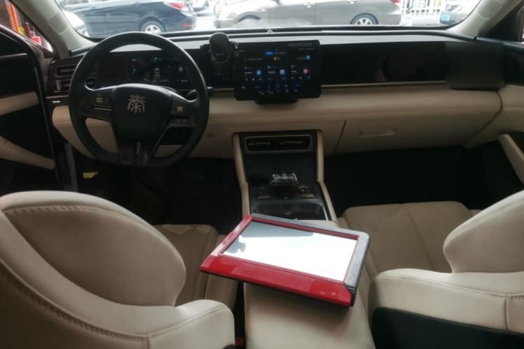 Used BYD Qin L 2024 DM-i 80KM Leading Model Center Console