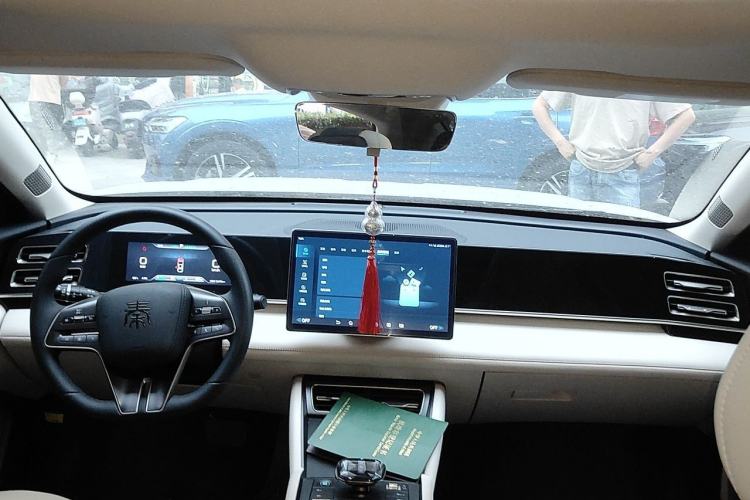 Used BYD Qin L 2024 DM-i 120KM Leading Model Center Console