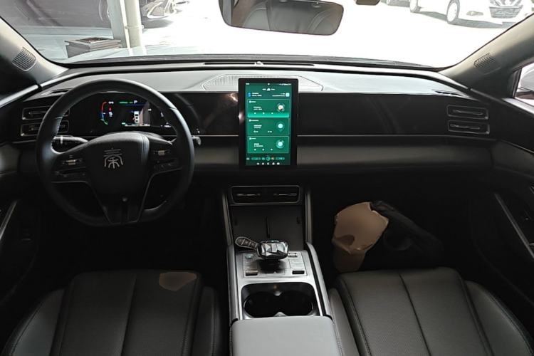 Used BYD Qin L 2024 DM-i 80KM Leading Model Center Console