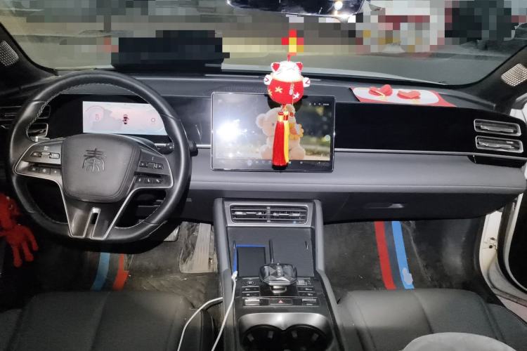 Used BYD Qin L 2024 DM-i 80KM Beyond Model Center Console