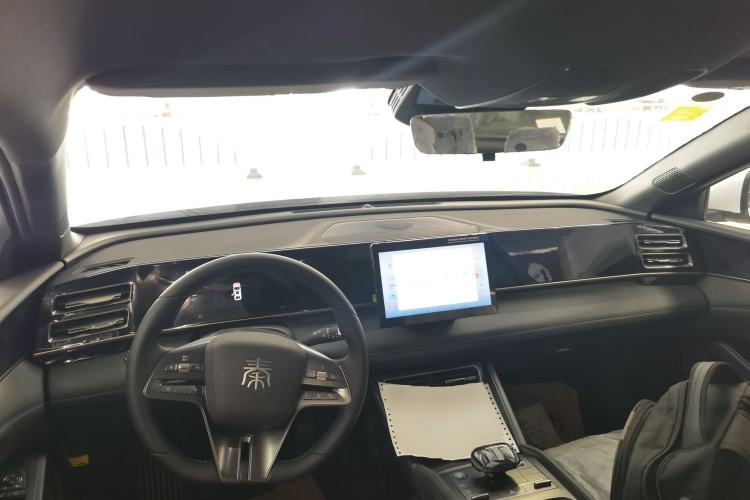 Used BYD Qin L 2024 DM-i 80KM Leading Model Center Console