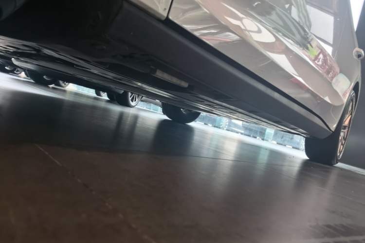 Used BYD Qin L 2024 DM-i 80KM Beyond Model Chassis Front Left