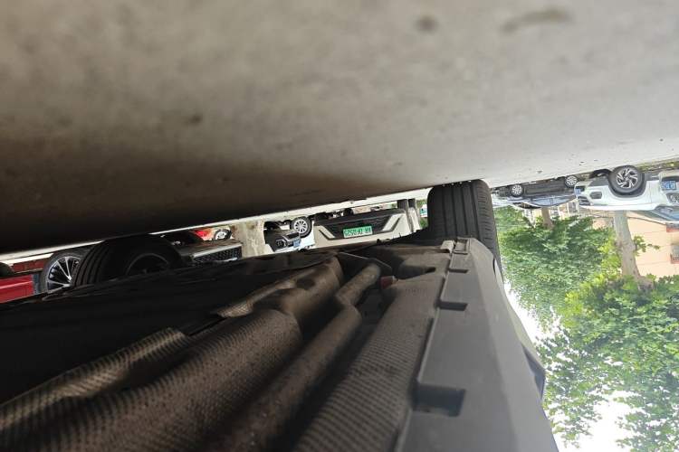 Used BYD Qin L 2024 DM-i 120KM Leading Model Chassis Front Right