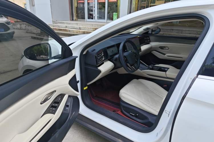 Used BYD Qin L 2024 DM-i 120KM Excellence Model Driver Seat