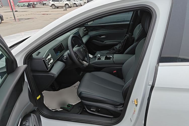 Used BYD Qin L 2024 DM-i 80KM Beyond Model Driver Seat