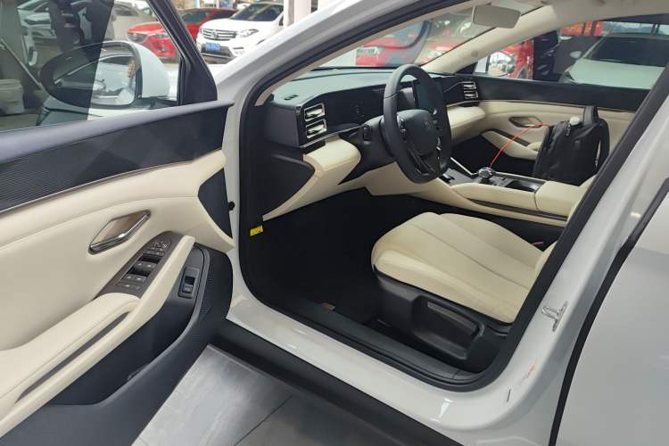 Used BYD Qin L 2024 DM-i 80KM Leading Model Driver Seat