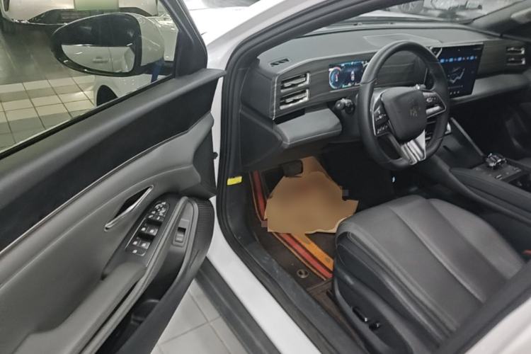 Used BYD Qin L 2024 DM-i 120KM Beyond Model Driver Seat