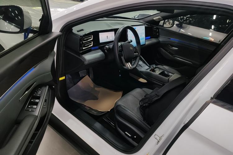Used BYD Qin L 2024 DM-i 120KM Excellence Model Driver Seat