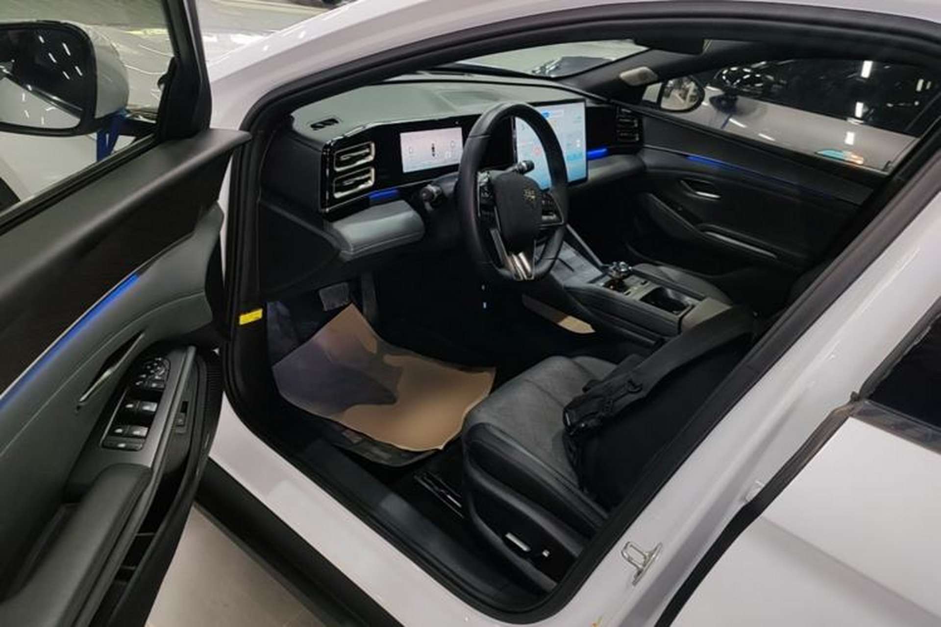 Used BYD Qin L 2024 DM-i 120KM Excellence Model Driver Seat