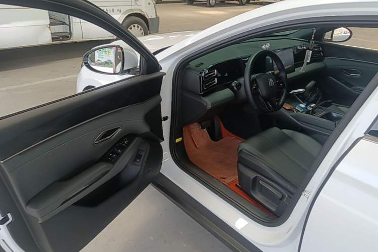 Used BYD Qin L 2024 DM-i 80KM Leading Model Driver Seat