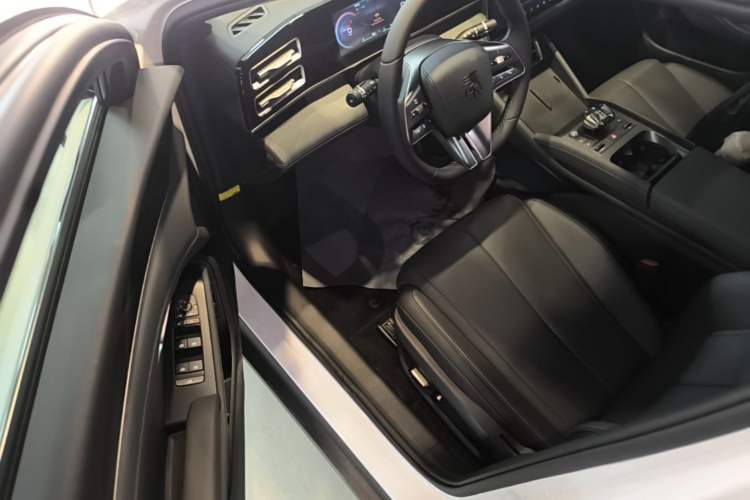 Used BYD Qin L 2024 DM-i 80KM Beyond Model Driver Seat