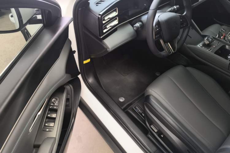 Used BYD Qin L 2024 DM-i 120KM Leading Model Driver Seat