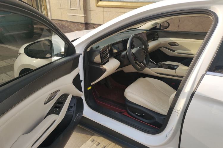 Used BYD Qin L 2024 DM-i 120KM Excellence Model Driver Seat