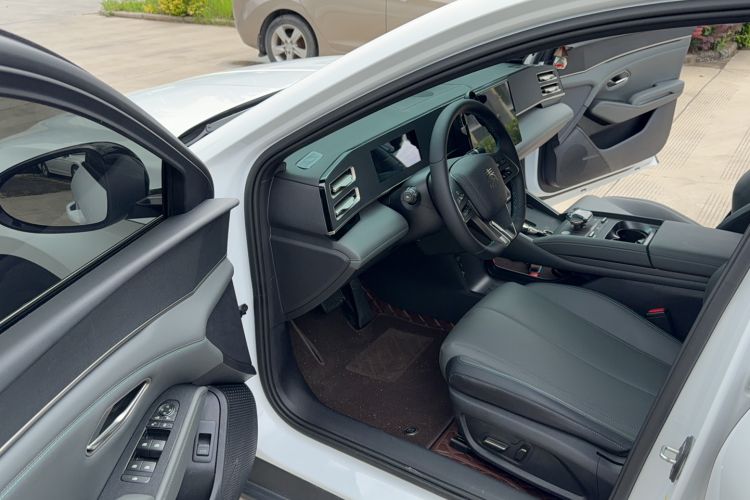 Used BYD Qin L 2024 DM-i 80KM Beyond Model Driver Seat